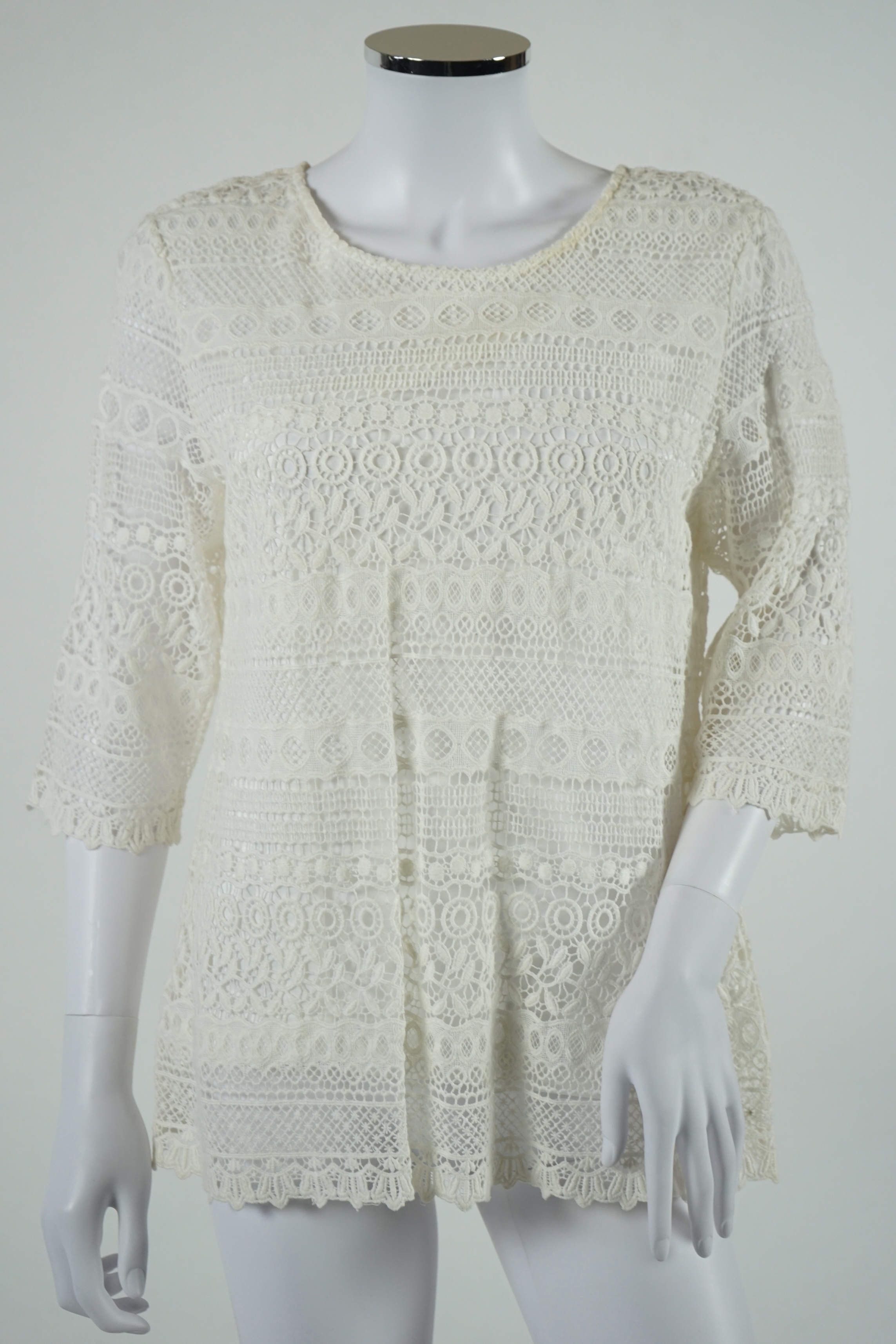 An assortment of lady's clothes including a knitted coat/cardigan, a Sahara velvet overshirt and linen trousers, a Joules white cotton lace top, an Aiger dark grey trouser and long sleeve lounge suit, etc. Sizes 14-16 Pr
